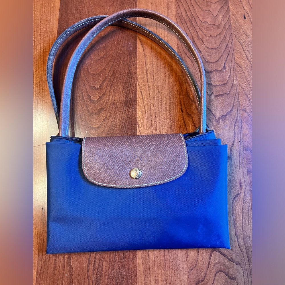Longchamp - medium in navy